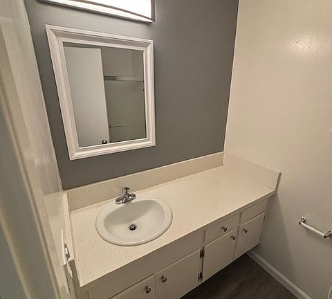 5th image of 892 Empire Ave APT 12