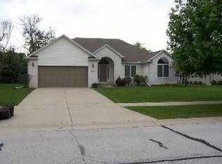 28561 Woodland Ave, Perrysburg, OH 43551