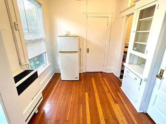 5th image of 503 SE 12th Ave APT 10