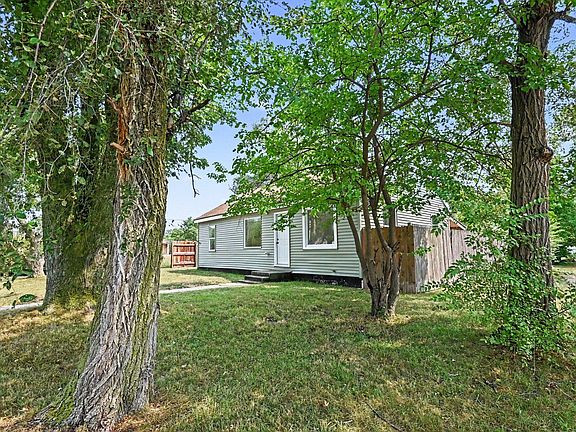 3rd image of 2304 Dyson St