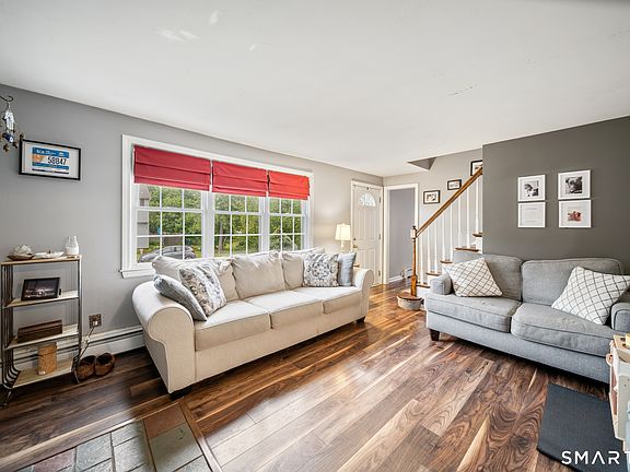 4th image of 115 Mountain View Avenue