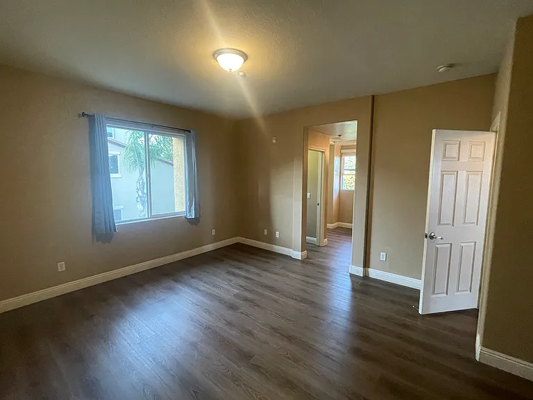 5449 Soho View Ter — Photo 6