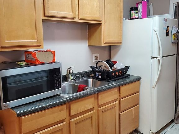 5th image of 200 Briarwood Ct #200