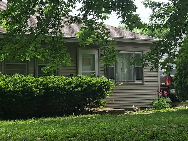1108 E Michigan Ave photo 1