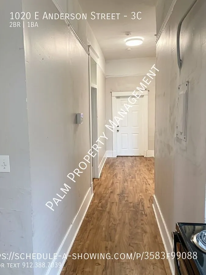2 Bed, 1 Bath Apartment For Rent- Historic W/ Balcony $250 Off First Mon Rent — Photo 2