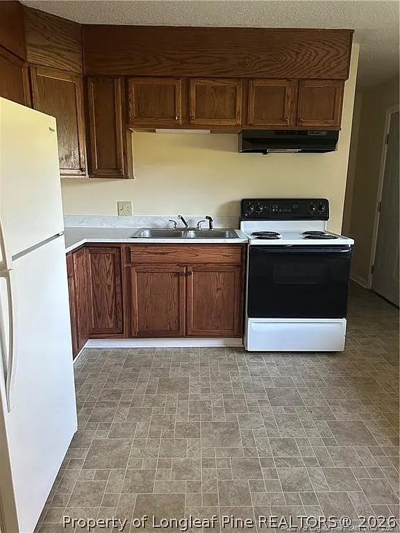 3 bed, 1.5 bath, 925 sqft, $1,200 — Photo 2