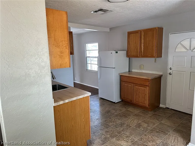 228 Magnolia Ave — Photo 13