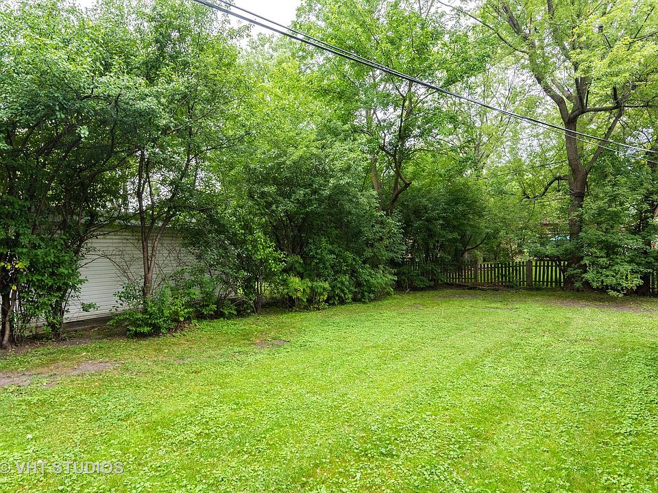2nd image of 3206 Hill Ln