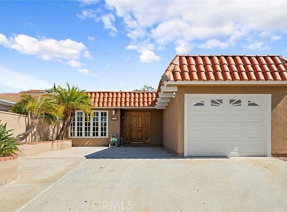 2nd image of 326 Calle Montecito