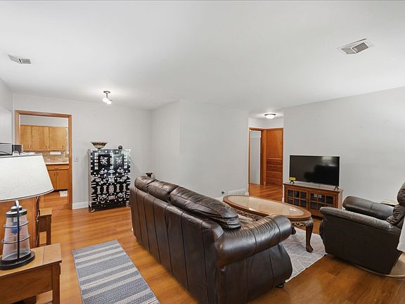 5th image of 1302 W Fultz St