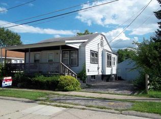 723 7th St, Shelbyville, IN 46176