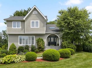 3380 Peach Ct, Mohegan Lake, NY 10547