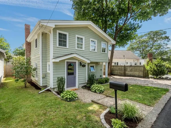 225 Waldron Ave, North Kingstown, RI 02852