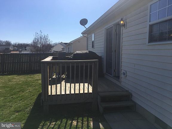 5th image of 64 Fenimore Dr