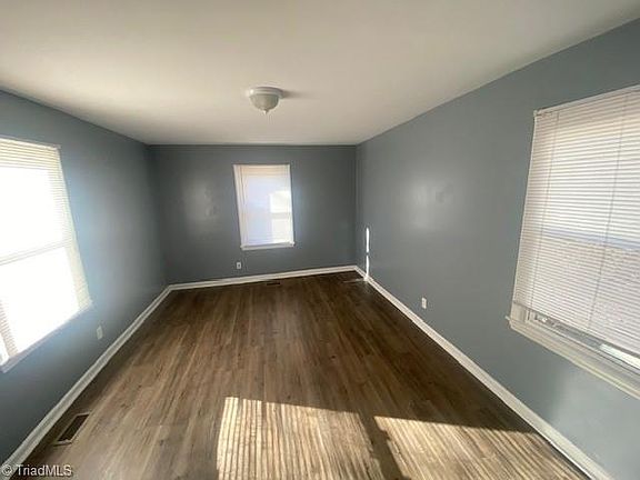 4th image of 1205 Hickory Ave