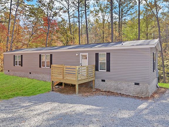 3rd image of 220 Amelia Dr