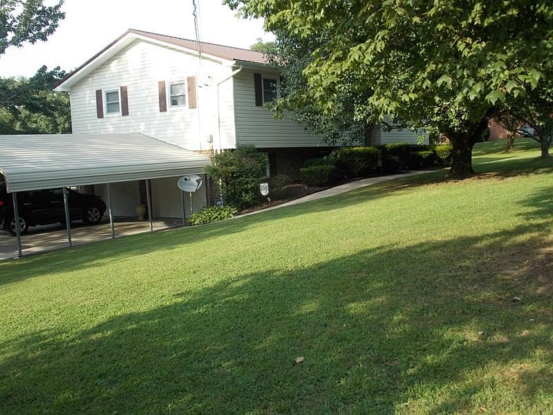 1st image of 985 Hale Cir