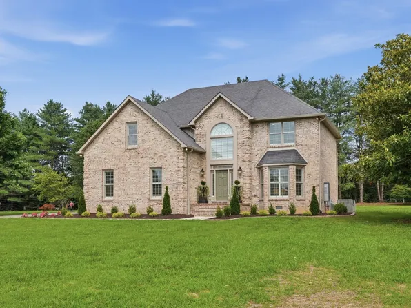 108 Kings Pl, Tullahoma, TN 37388