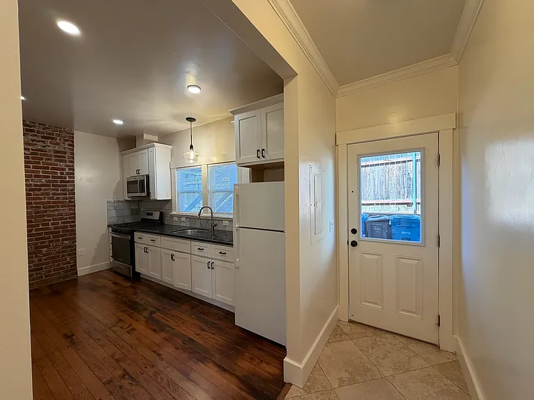 2303 Sonoma Blvd #1 — Photo 6