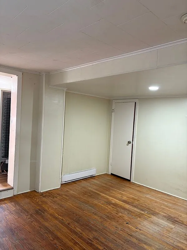 2 bed, 1.0 bath, 900 sqft, $1,700 — Photo 3