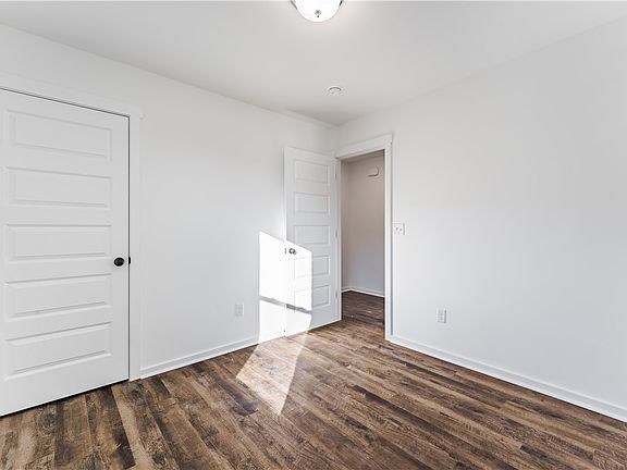 5th image of 904 S Green Heron Ln