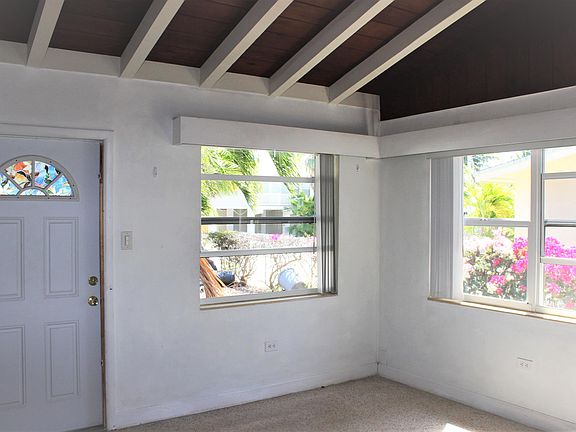 4th image of 335 371 22nd St