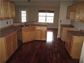 3rd image of 2172 Chatsworth Dr