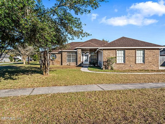 3rd image of 351 WILLOW GREEN Drive