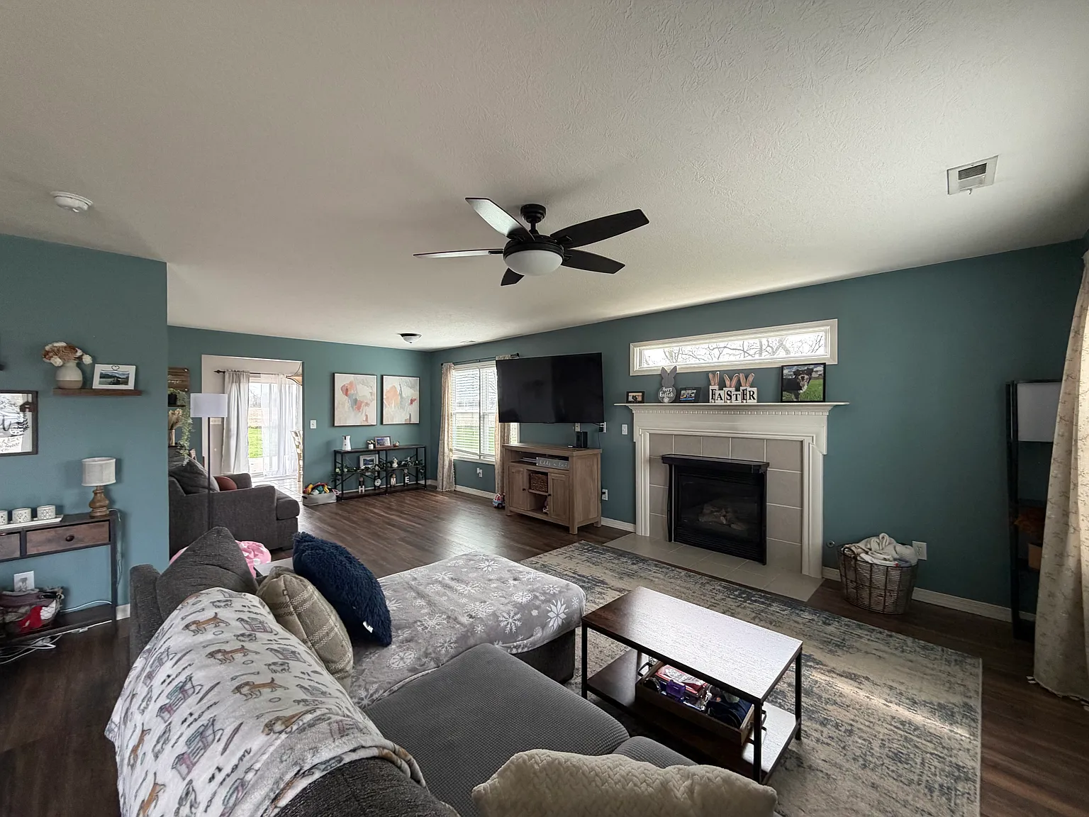 3 bed, 2250 sqft, $2,600 — Photo 3