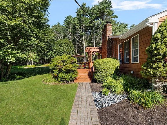 3rd image of 702 Gardner Rd