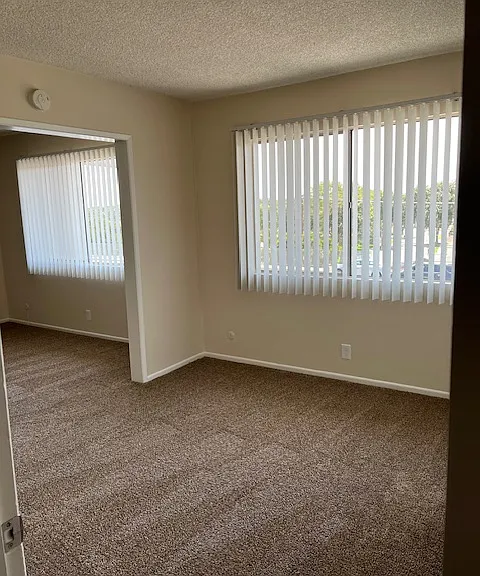 1835 W Malvern Ave — Photo 9