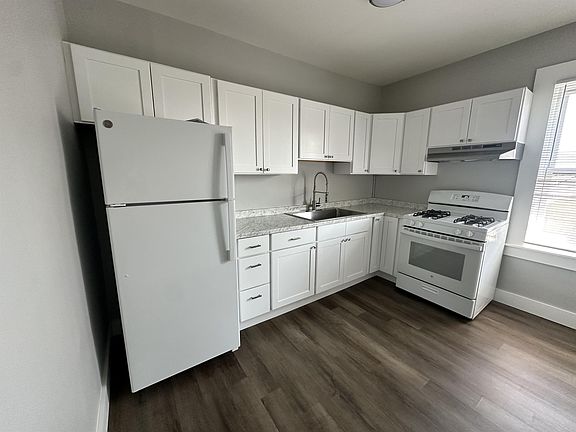 4th image of 977 Locust St APT 3