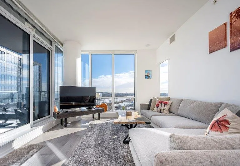 615 6th Ave SE #710 — Photo 8