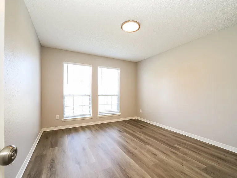 3017 Morning Sun Dr — Photo 10