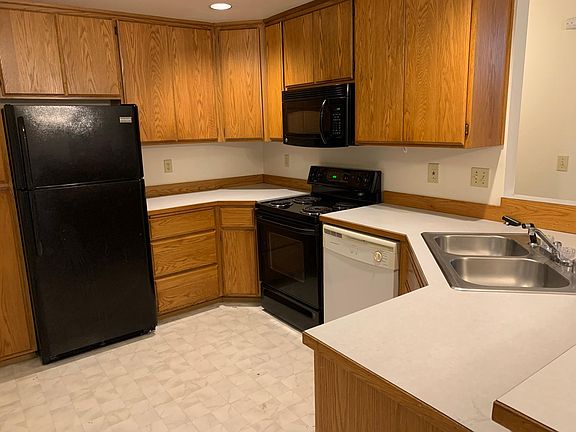 5th image of 8407 71st Avenue Ct SW