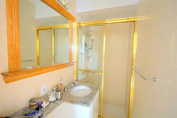 Sold by Citi Habitats | media 8