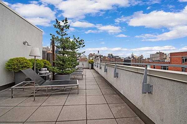 Rented by HomeDax Real Estate | media 12