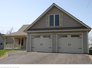 11 Chickadee Ln, Hampden, ME 04444