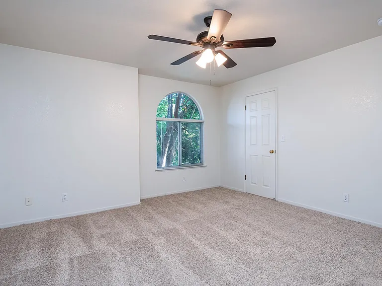 Spruce Pointe — Photo 12