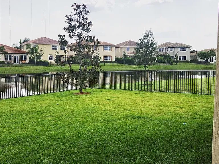 9860 Blue Isle — Photo 10
