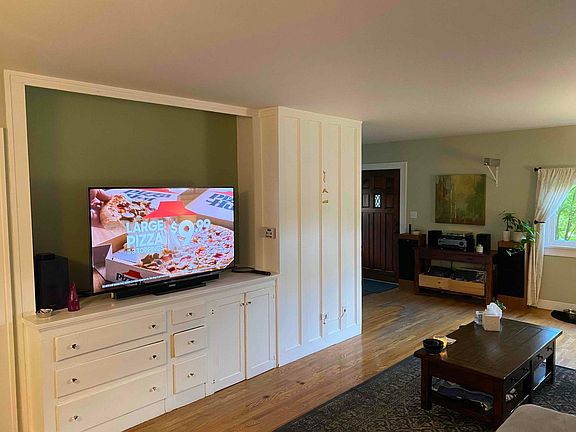 Alternative living room layout