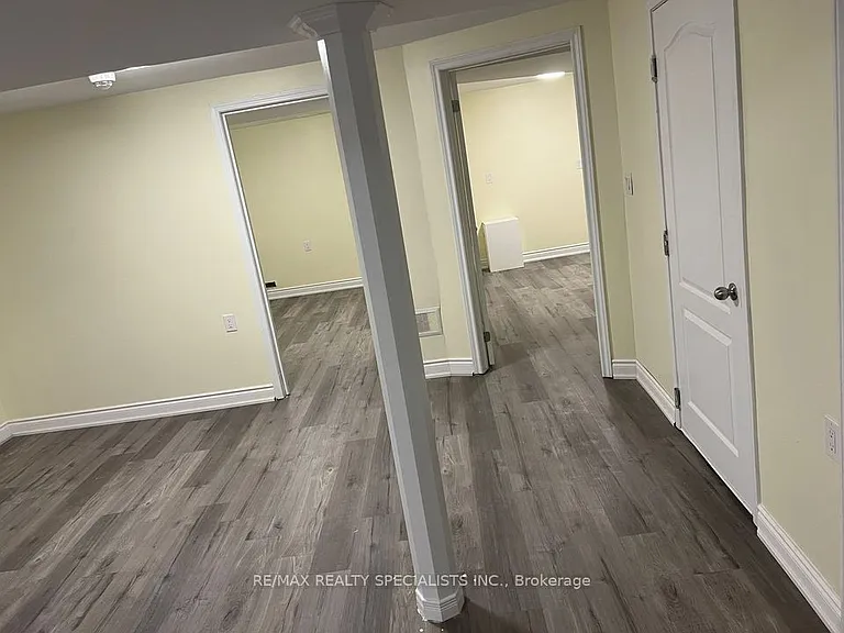 10 Sandmere Ave — Photo 2