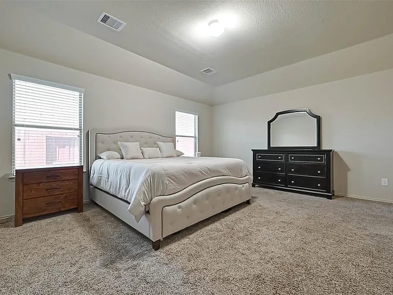 1415 Rodeo Cattle Ln — Photo 12
