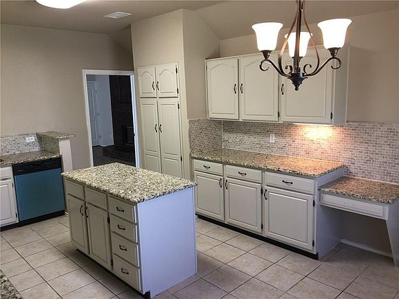 3rd image of 1136 Barrington Dr