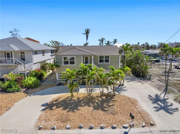 140 Curlew St, Fort Myers Beach, FL 33931