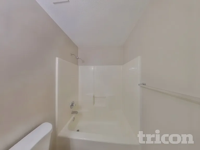 562 Chisolm Way — Photo 10