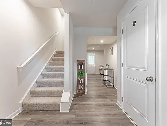 235 Hamilton Ln — Photo 3