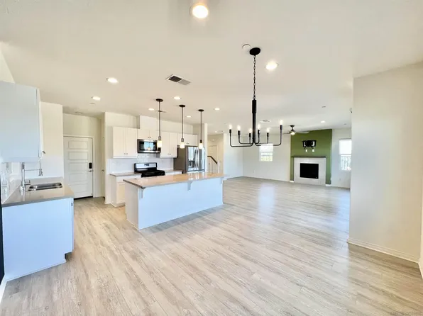 7260 Wembley St, San Diego, CA 92120