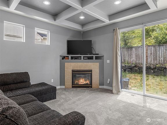 4th image of 18525 101st Avenue E #136