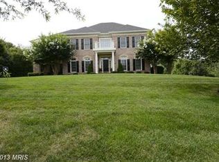 2810 Marshall Lake Dr, Oakton, VA 22124